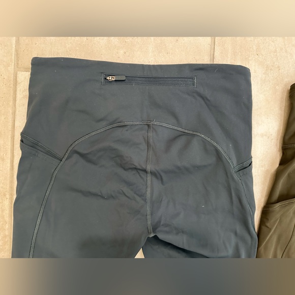 Lululemon- Set of Three Athletic Leggings in blue/green tones - Picture 3 of 4